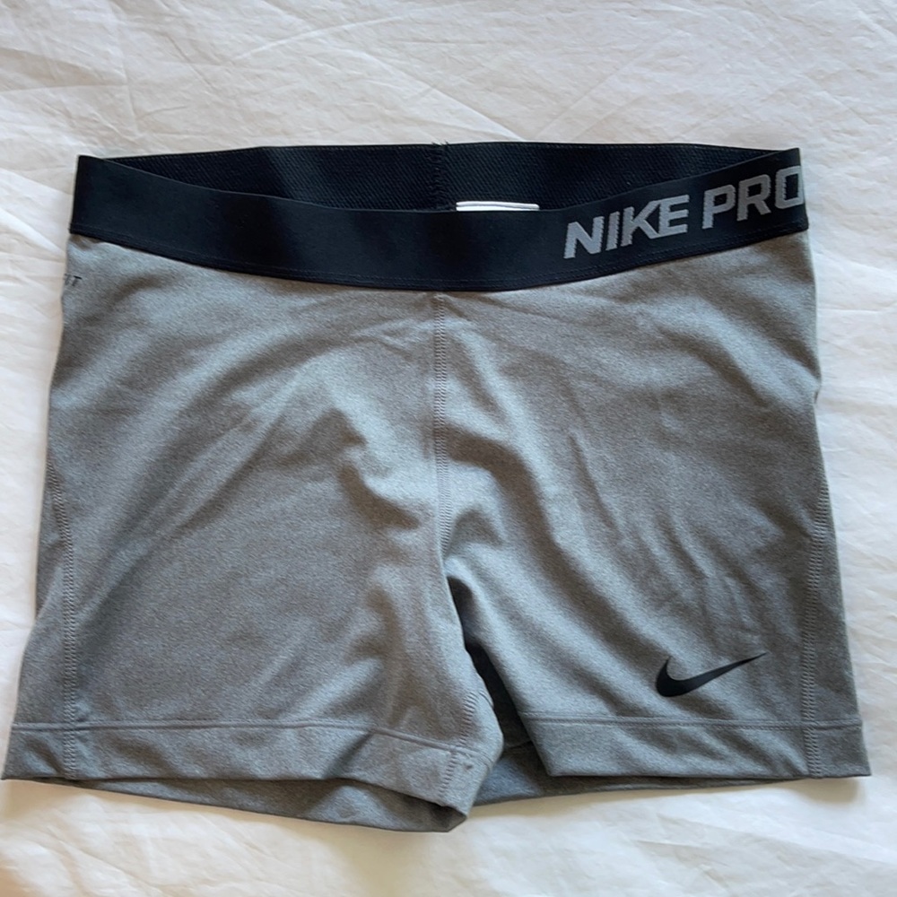 New (w/o) tags Nike Pro Dri-Fit shorts Large